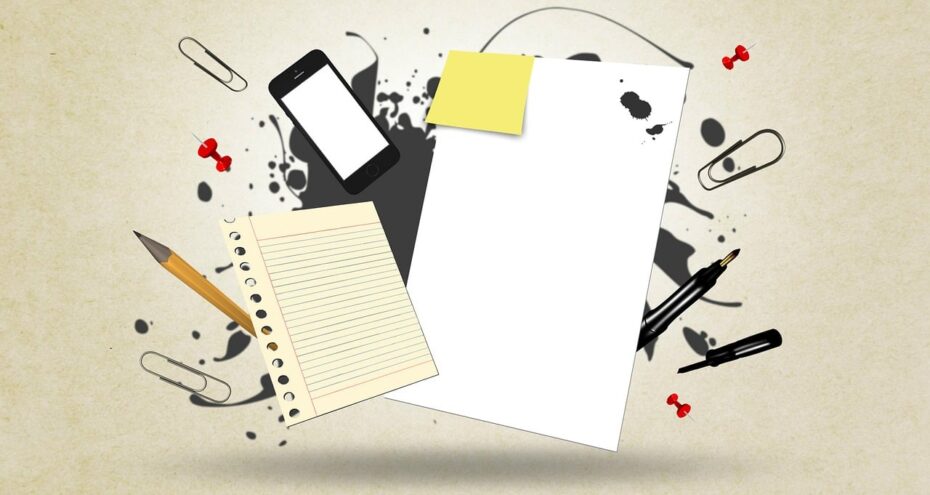 school-supplies-3033204_1280